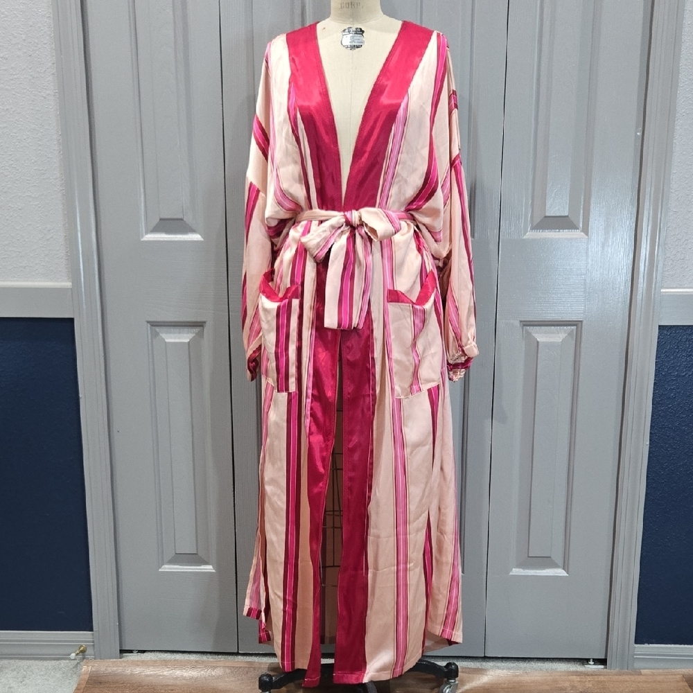 NWOT Red, Pink and Cream Striped Silky Oversized Robe LARGE- 3X